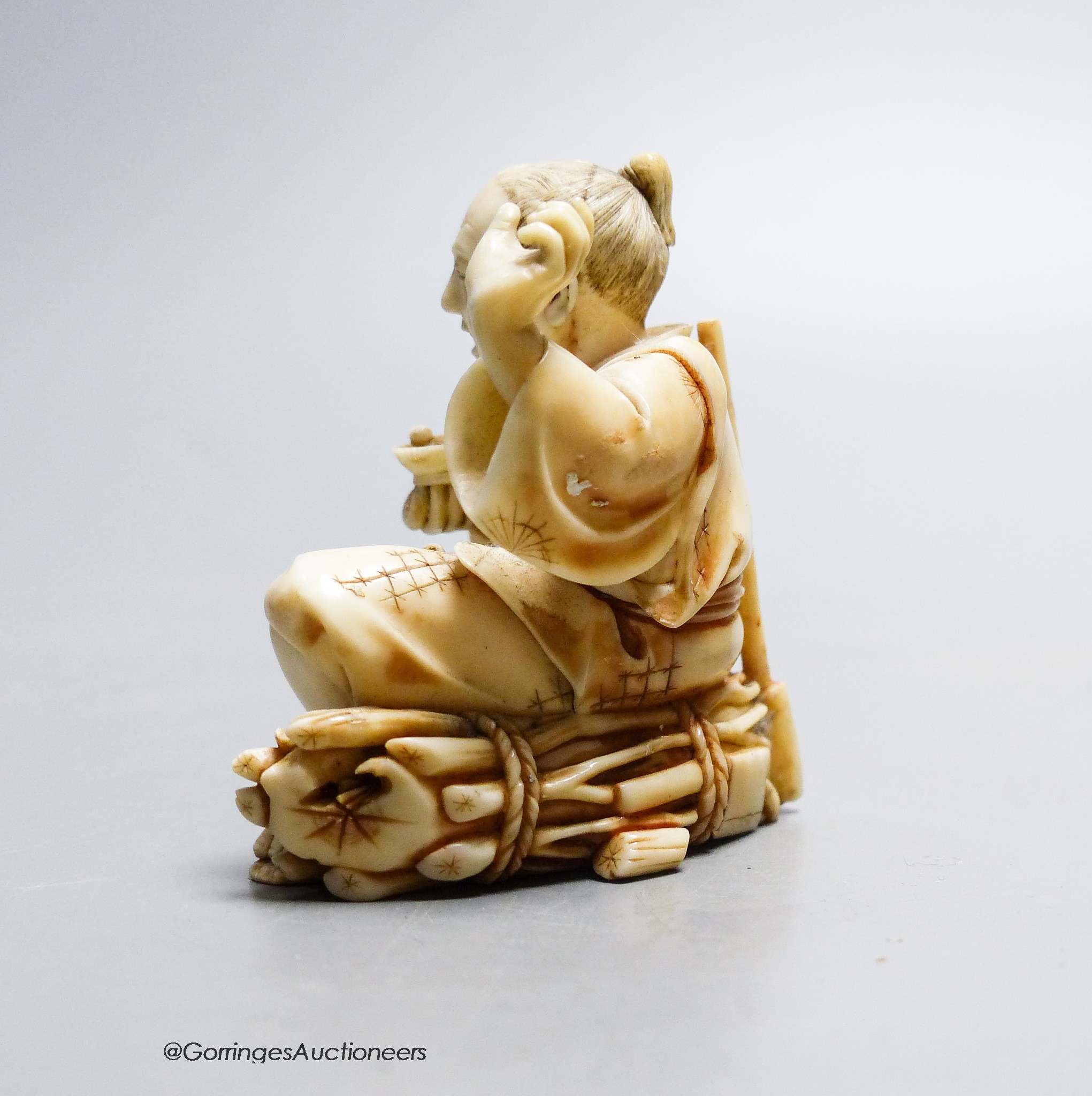A Japanese carved netsuke,Meiji period, height 6,5cm